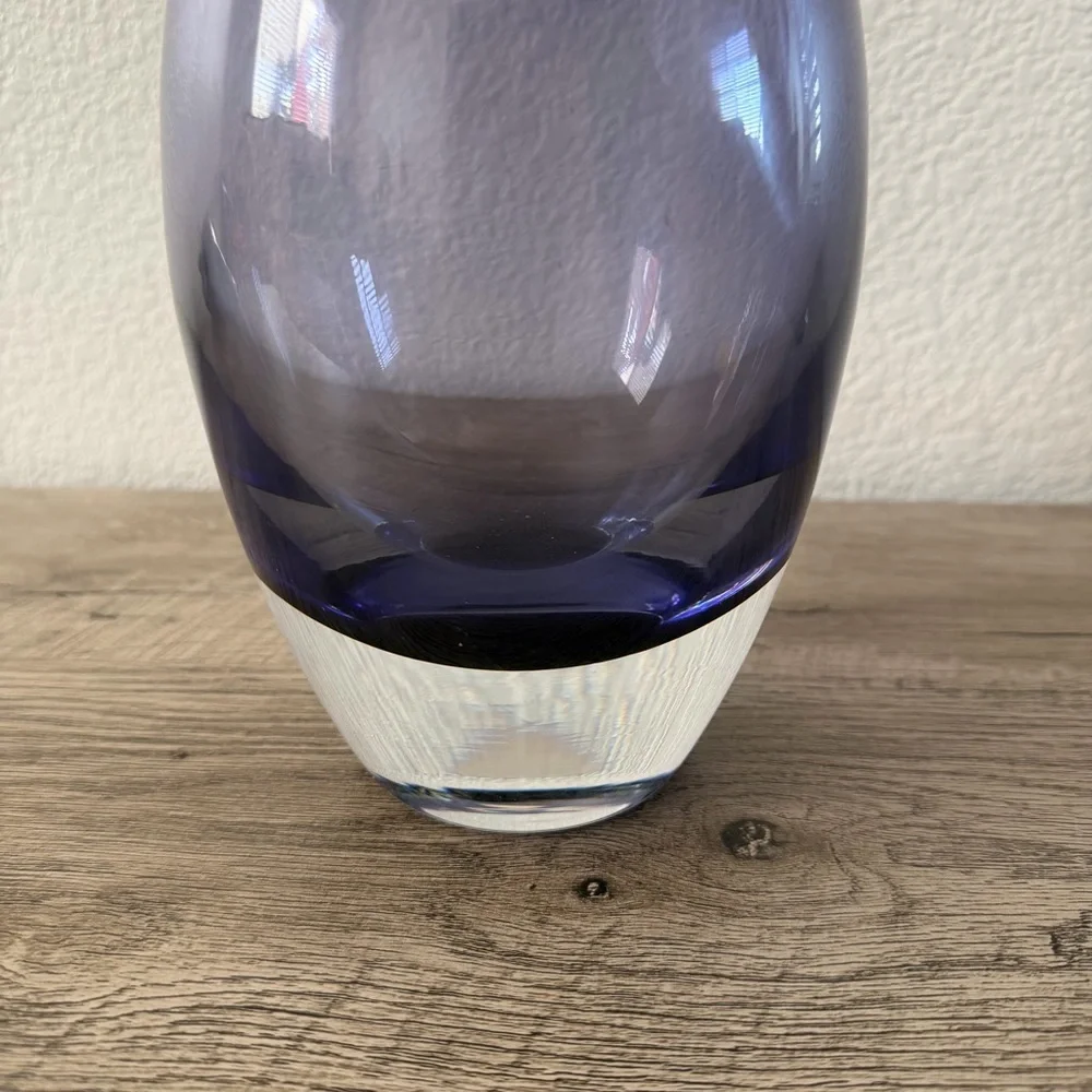 TARNOW POLAND AMETHYST ART GLASS VASE WITH CLEAR‎ BASE 12.5